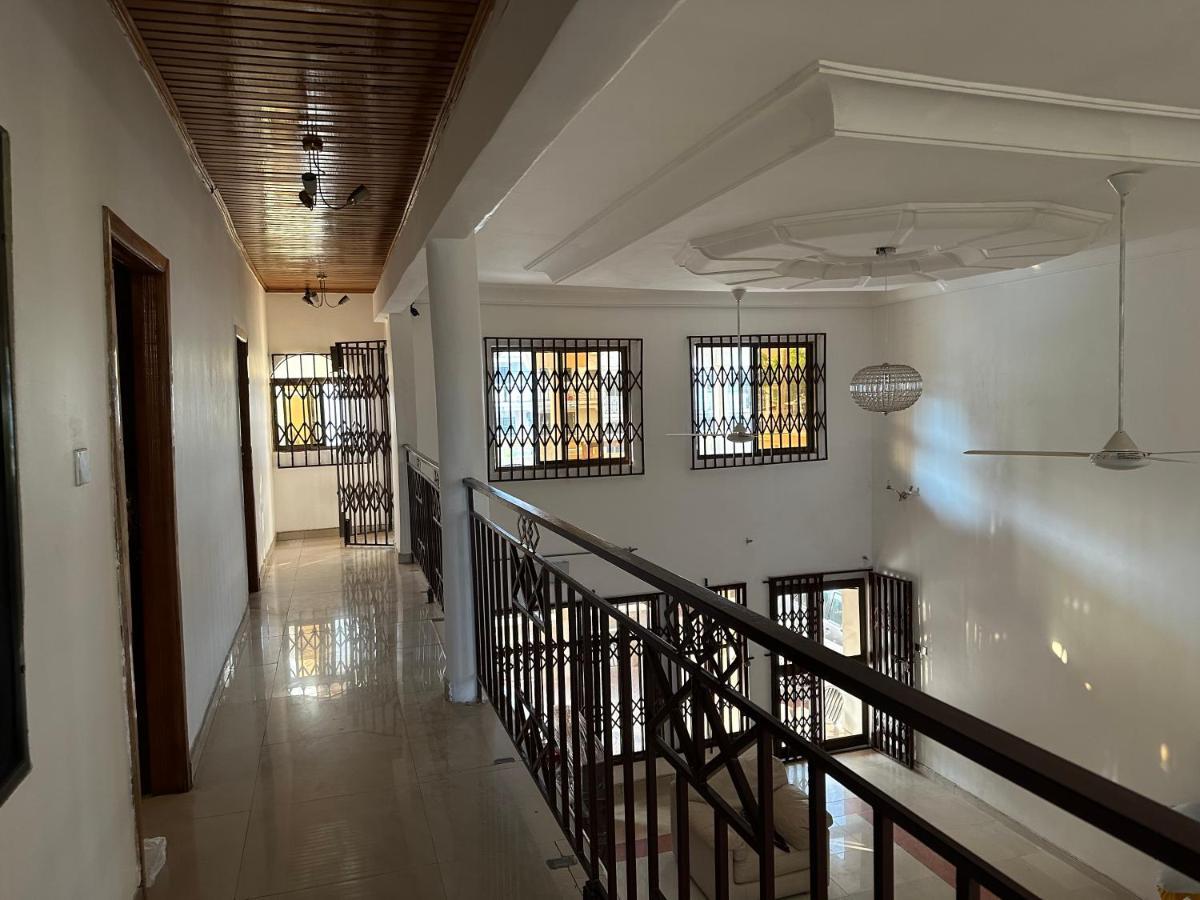 D Barfi Guesthouse, Excellent Location Кумасі Екстер'єр фото